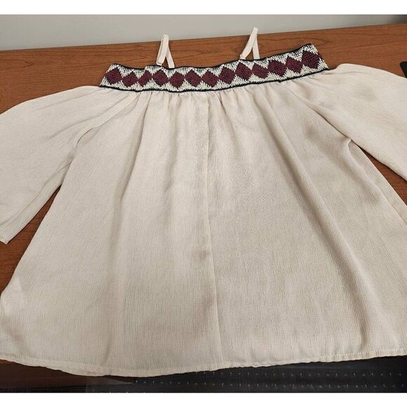 Maurices LARGE cold shoulder blush magenta diamond top. Adjustable straps. Magen - Picture 7 of 8